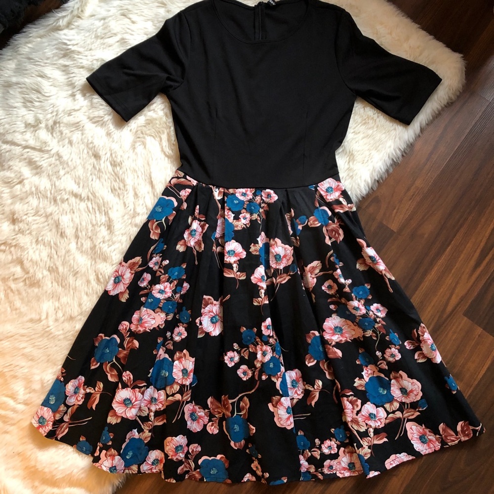 NWT Mixfeer dress Size S